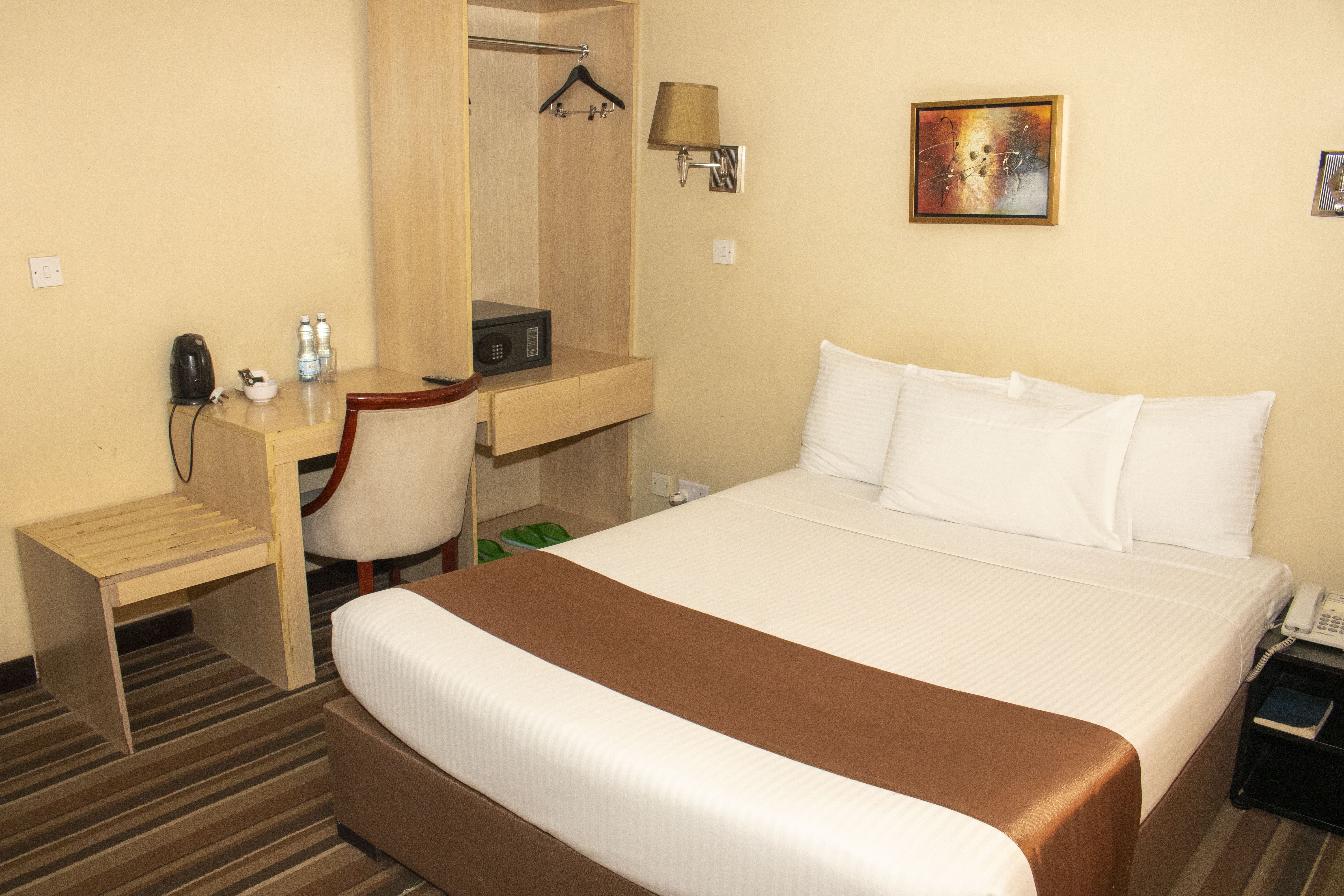 Room Image 4