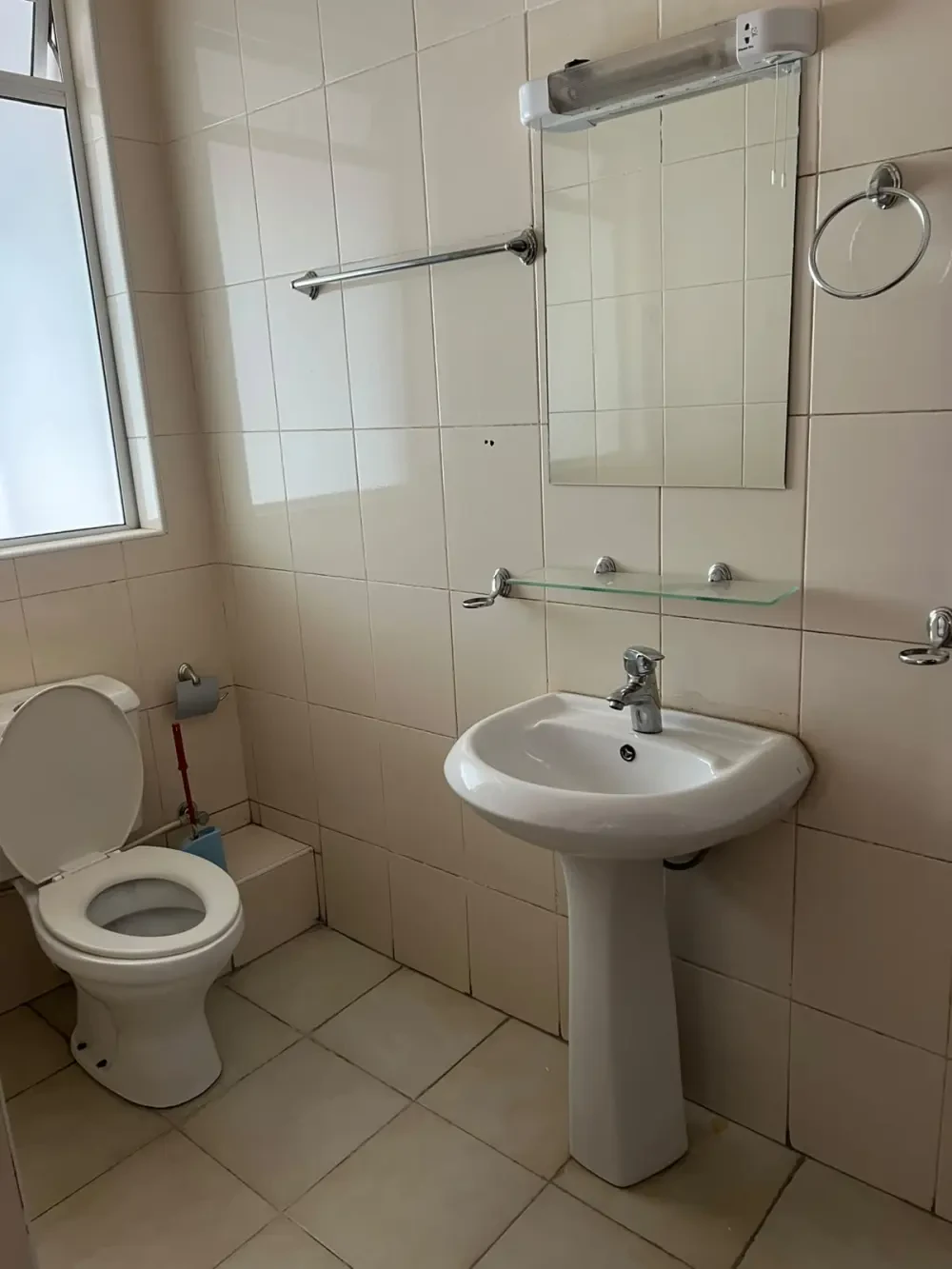 Room Image 3