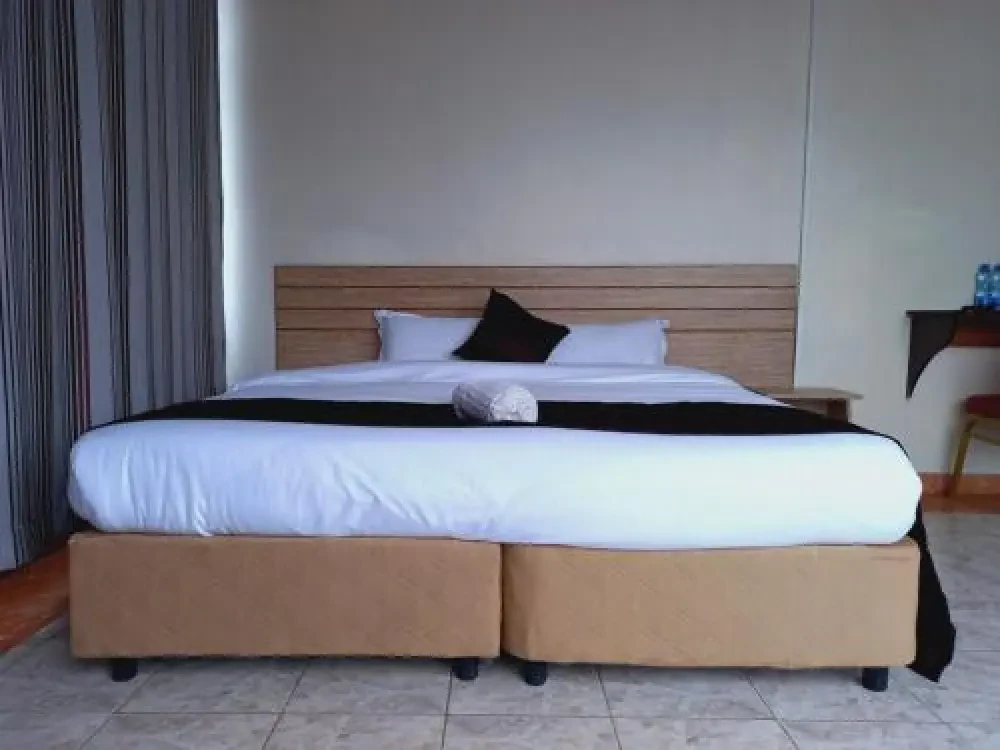 Room Image 4
