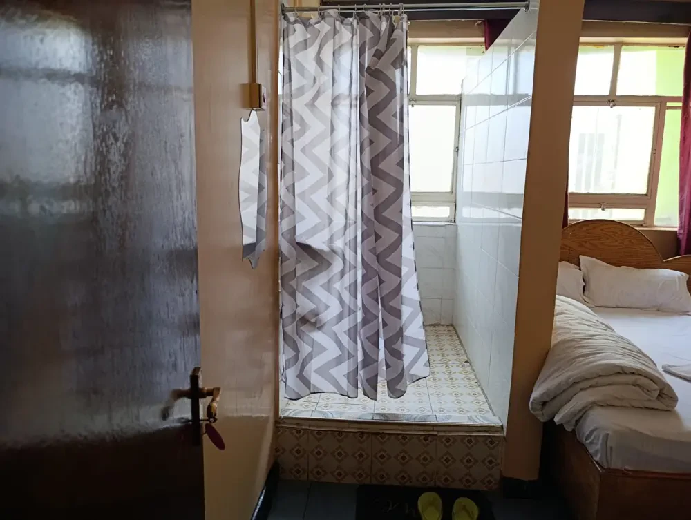 Room Image 4