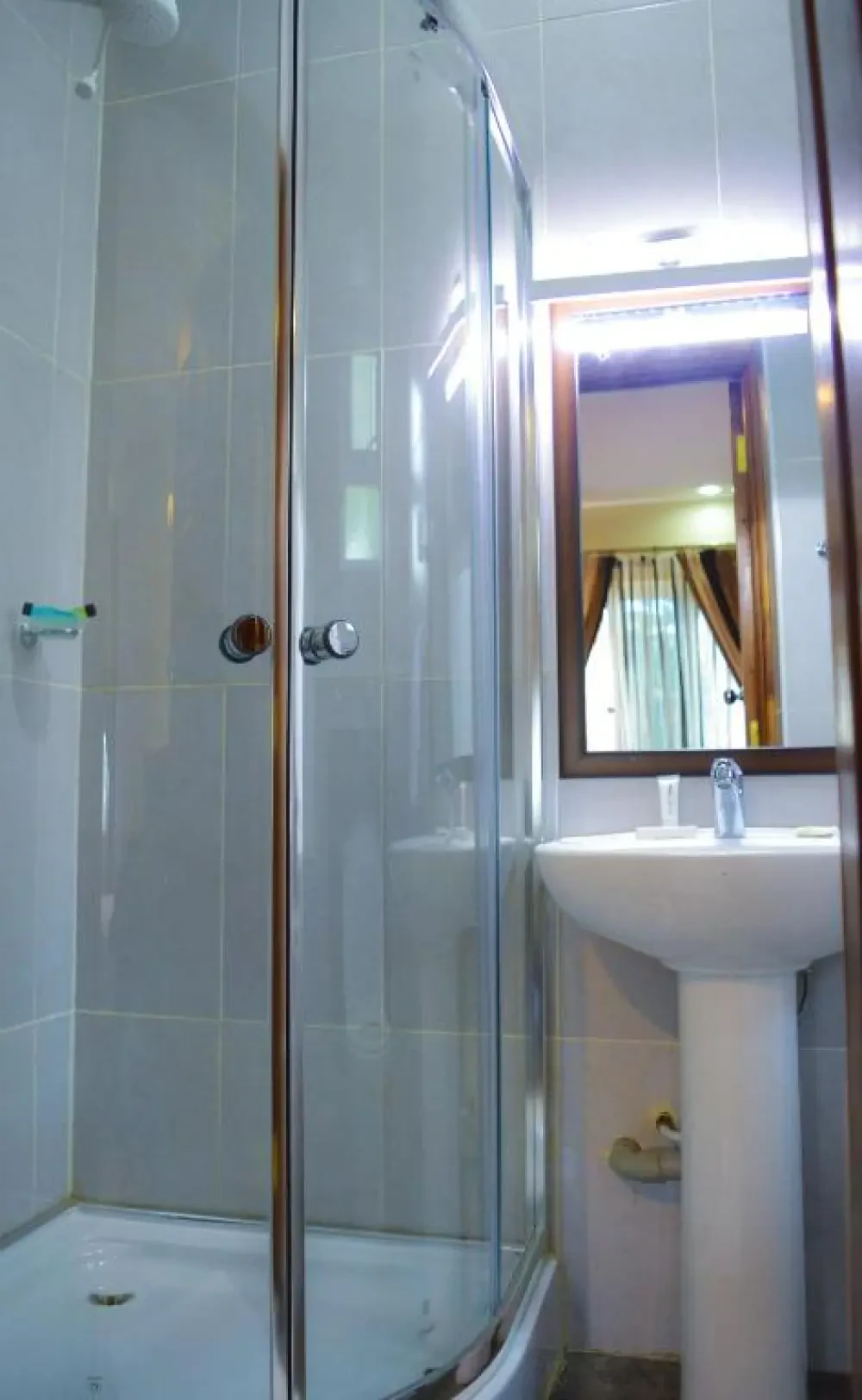 Room Image 4