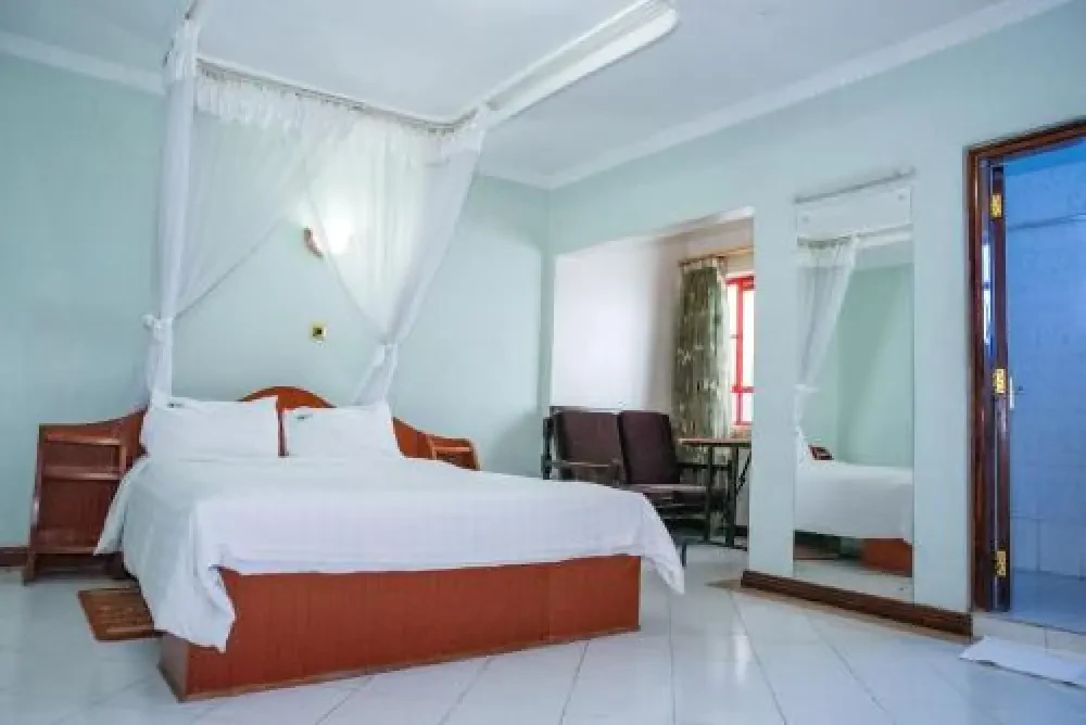 Room Image 4