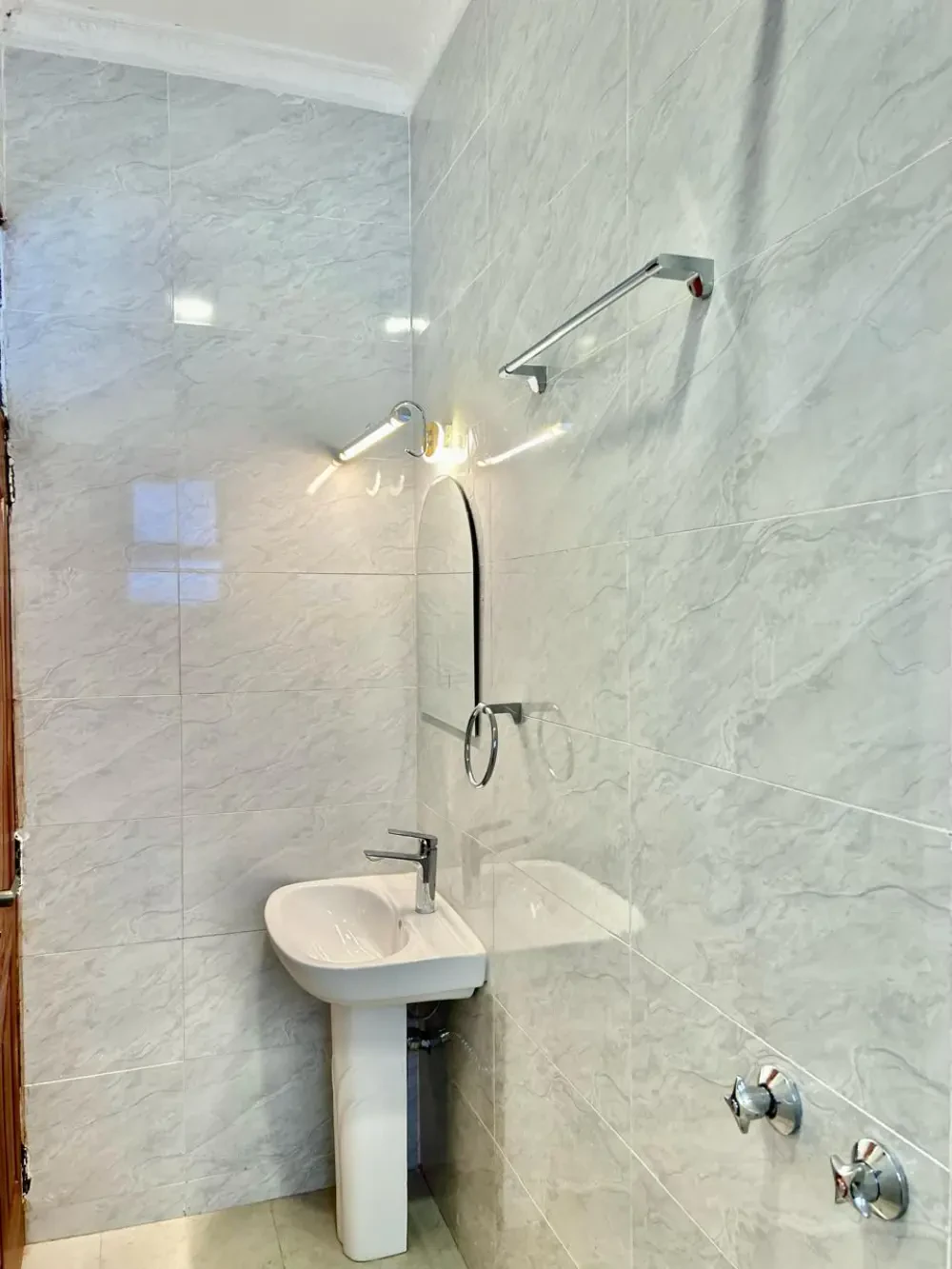 Four bedroom standalone house. All rooms ensuite. — photo 9