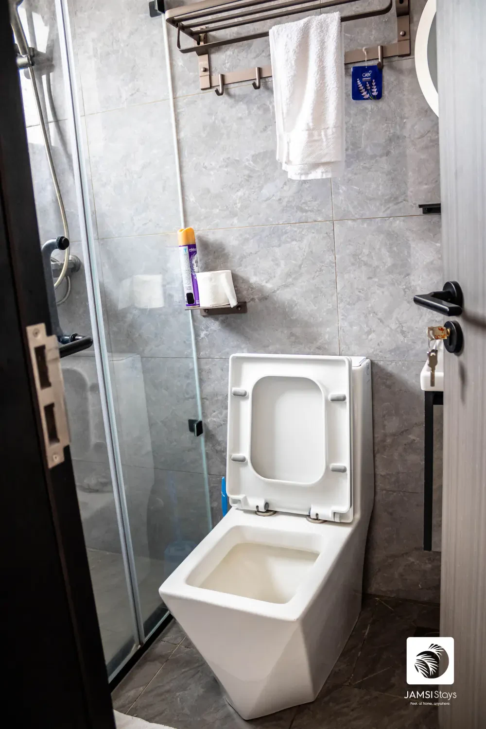 2 bedroom Neptune Residency — photo 11