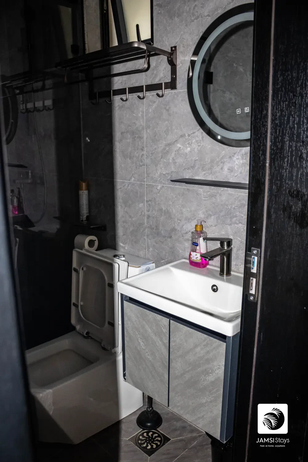2 bedroom Neptune Residency — photo 19