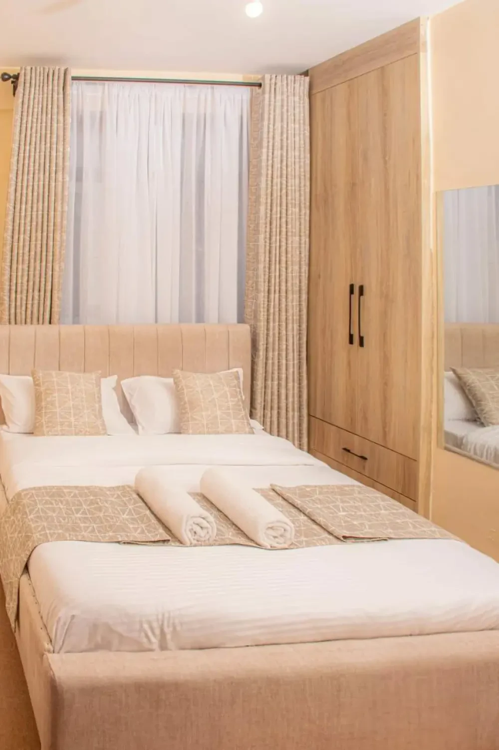 Dreamy Deluxe Furnished Apartment — photo 4
