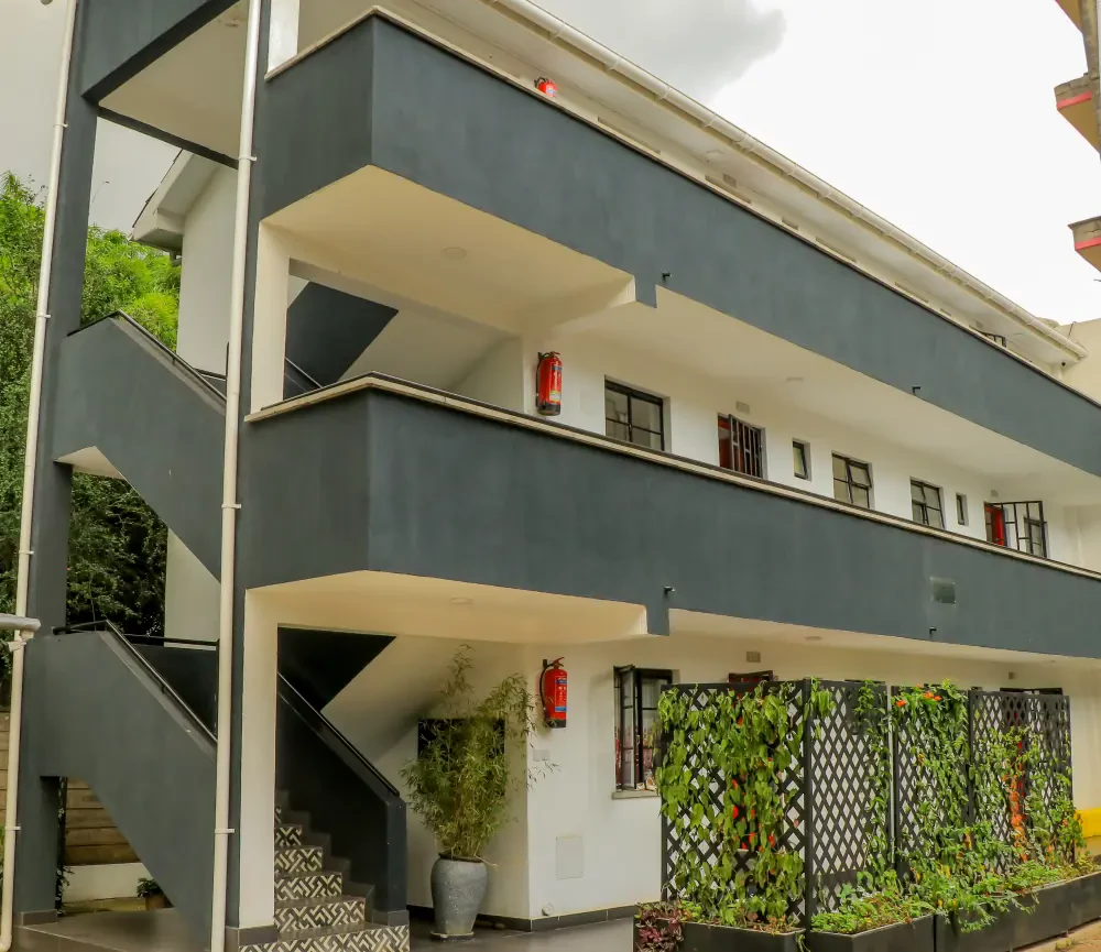 Luxury One- Bedroom Apartment in Hurlingham Canary C5 — main photo